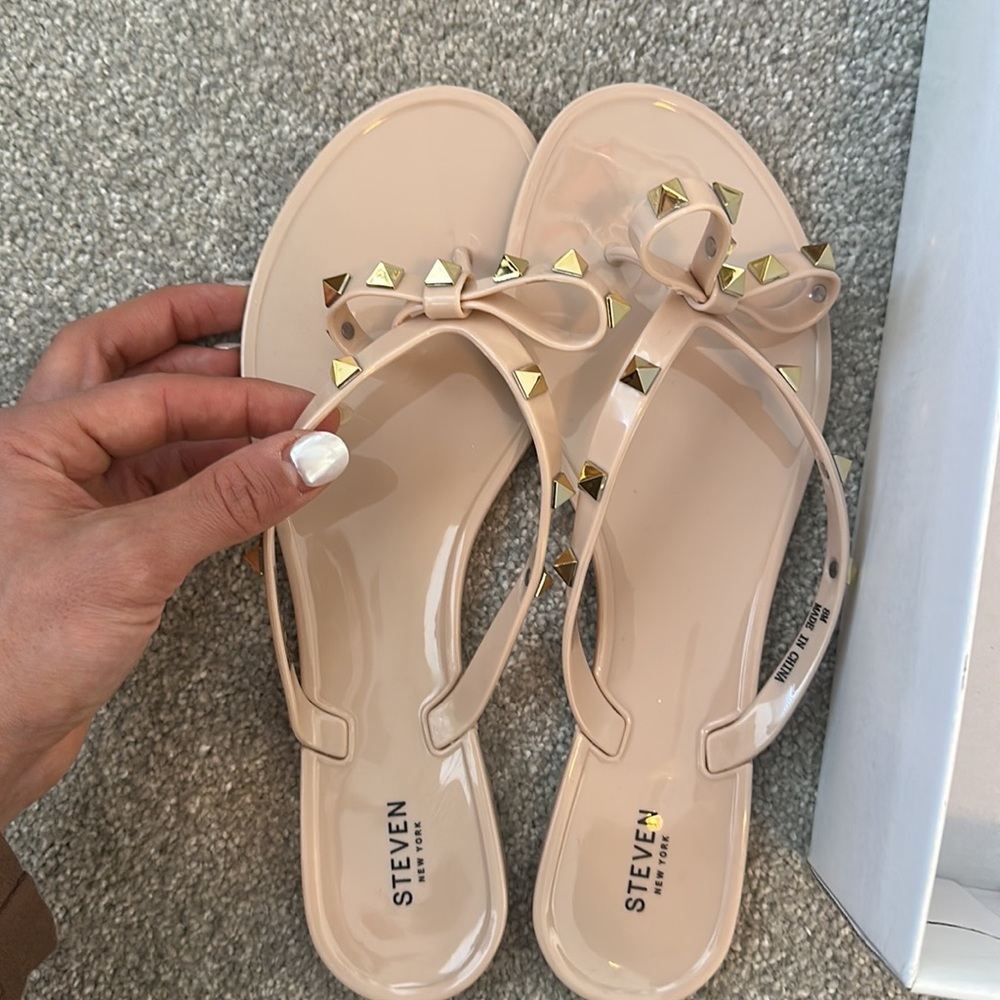 NEVER WORN: Steve Madden Deena Sandal Blush as 8
